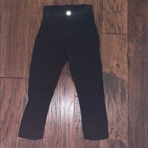 lululemon black cropped leggings